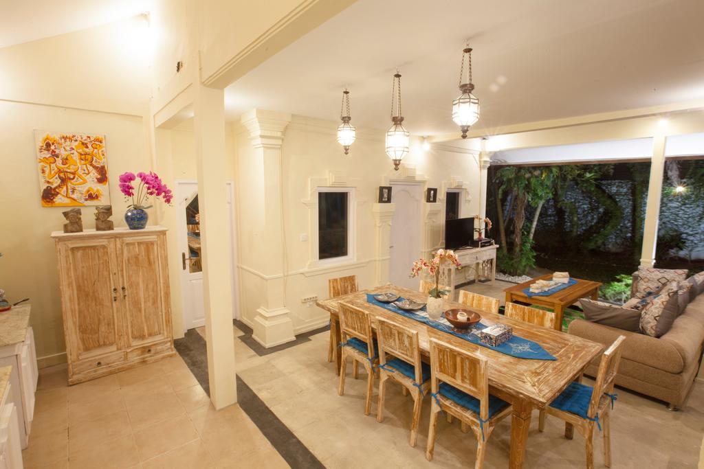 Villa Alam Biru Gardenia Seminyak Esterno foto